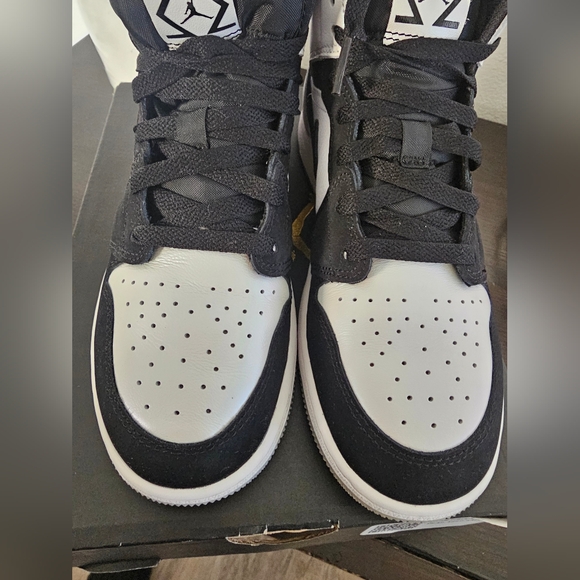 Air Jordan 1 Mid 4.5 Y - Picture 8 of 9